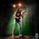 Estatua de Chuck Schuldiner Rock Iconz tocando guitarra