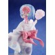 Figura de Rem en yukata de Re:ZERO con dulce y pez en bolsa