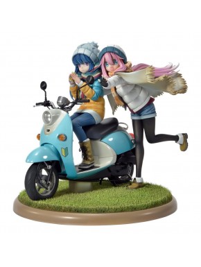 Estatua de Nadeshiko Kagamihara y Rin Shima en motocicleta