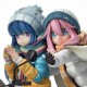 Estatua de Nadeshiko Kagamihara y Rin Shima en motocicleta