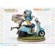 Estatua de Nadeshiko Kagamihara y Rin Shima en motocicleta