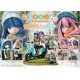 Estatua de Nadeshiko Kagamihara y Rin Shima en motocicleta