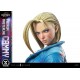 Estatua de Cammy de Street Fighter, detalle de base con LED.