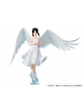 Estatua de Kaguya Shinomiya con alas y vestido blanco