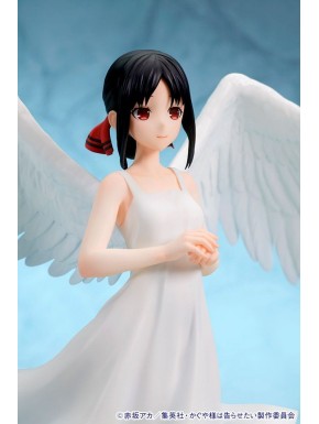 Estatua de Kaguya Shinomiya con alas y vestido blanco