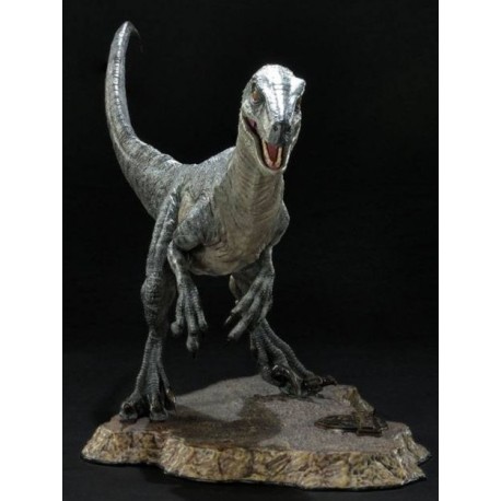 Estatua de Velociraptor Delta Jurassic World a escala 1/10