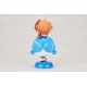 Estatua Tartaglia Chibi Genshin Impact sobre soporte azul