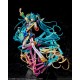 Estatua Hatsune Miku con guitarra, diseño colorido