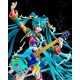 Estatua Hatsune Miku con guitarra, diseño colorido