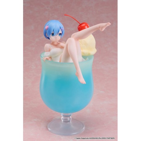 Estatua de Rem Cream Soda de Re:Zero en vaso de soda azul