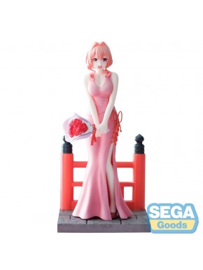 Estatua de Yuna Amagami de pie con vestido rosa