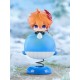 Estatua Tartaglia Chibi Genshin Impact sobre soporte azul