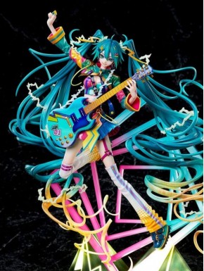 Estatua Hatsune Miku con guitarra, diseño colorido