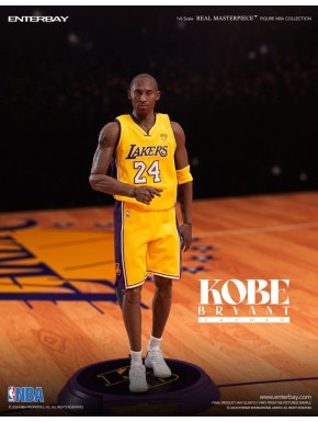 Figura de Kobe Bryant escala 1/6 con uniforme Lakers