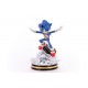Estatua de Sonic en montaña nevada