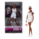 Muñeca Barbie Venus Williams con ropa de tenis blanca
