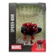 Estatua de Spider-Man en un diorama de telaraña