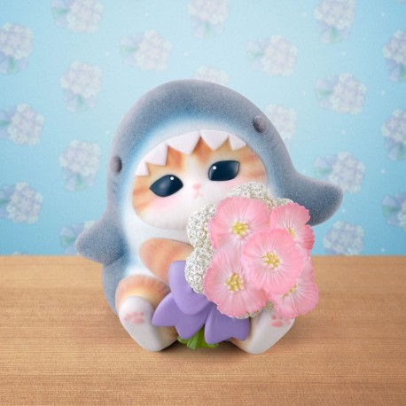 Minifigure de chat en costume de requin avec des fleurs Mofusand