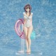 Estatua de Minori Chigusa en traje de baño con flotador