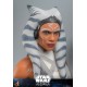 Figura de Ahsoka Tano de 28 cm con sables de luz