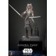 Figura de Ahsoka Tano de 28 cm con sables de luz
