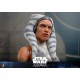 Figura de Ahsoka Tano de 28 cm con sables de luz