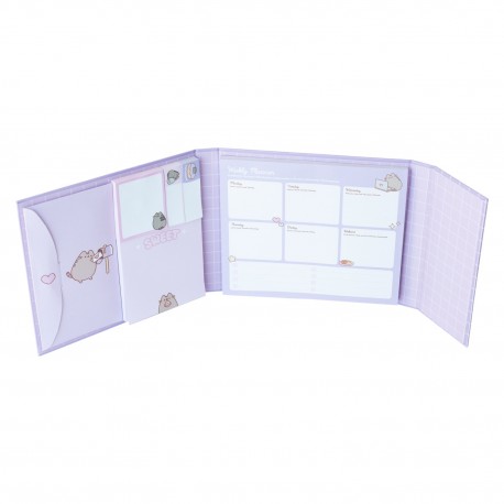 Planificador semanal Pusheen Moments abierto con notas adhesivas