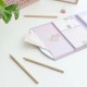 Planificador semanal Pusheen Moments abierto con notas adhesivas