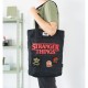 Bolso de tela Stranger Things con parches y cremallera