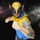Casco premium Lobezno Marvel Legends Hasbro con base