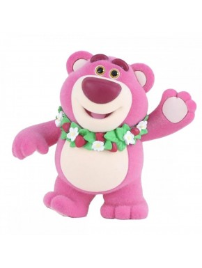 Figura flocada de Lotso con collar de flores y fresas