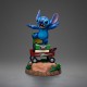 Estatua de Stitch a escala 1/10 sobre carrito