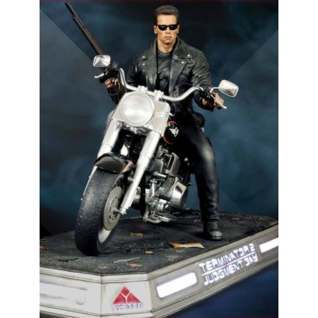 Estatua T-800 en motocicleta, edición exclusiva