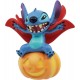 Figura de Stitch vampiro sobre calabaza para Halloween