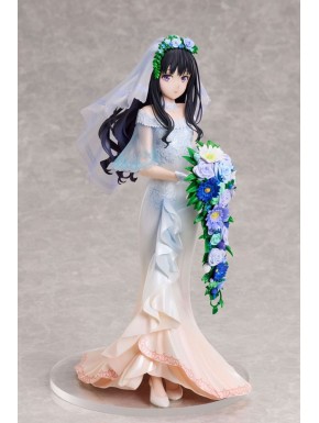 Estátua de Takina Inoue com vestido de noiva de Lycoris Recoil
