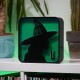 Lampe acrylique Witch Wicked sur fond vert
