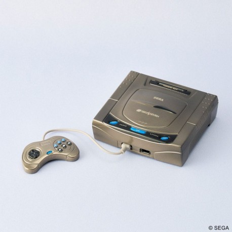 Figura de metal Sega Saturn con mando Square Enix