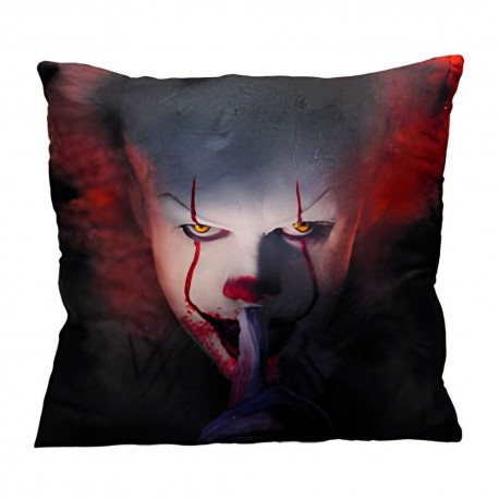 Coussin Stephen King avec Pennywise sur fond sombre