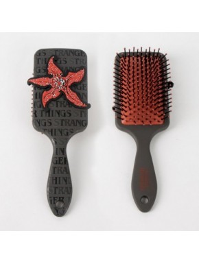 Cepillo rectangular Stranger Things negro con Demogorgon