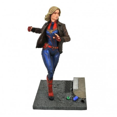 Figura resina Capitana Marvel con chaqueta de cuero