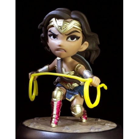 Figura Wonder Woman Q-Fig La Liga de la Justicia