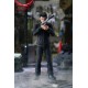 Figura Figma de Akira Sato em traje preto com pistola