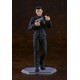 Figura Figma de Akira Sato em traje preto com pistola