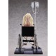 Estatua PVC de Stella en silla de ruedas con estilo hospitalario