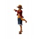 Figura de Luffy de One Piece com chapéu de palha e traje clássico