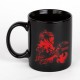 Taza negra de Dungeons & Dragons con logo rojo