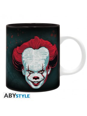 Taza negra con diseño de Pennywise de IT