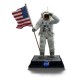 Estatua Apollo 11 de astronauta de 23 cm con bandera