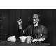 Figura articulada Frankenstein en blanco y negro con accesorios