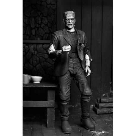 Figura articulada Frankenstein en blanco y negro con accesorios